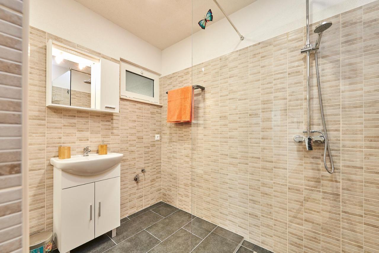 Studio Apartment Bascan Трогир Экстерьер фото