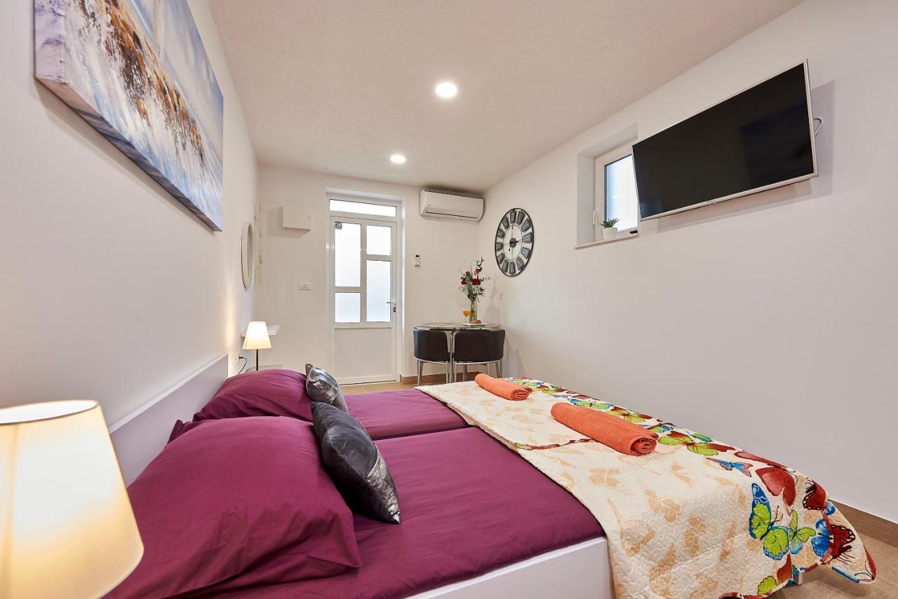Studio Apartment Bascan Трогир Экстерьер фото
