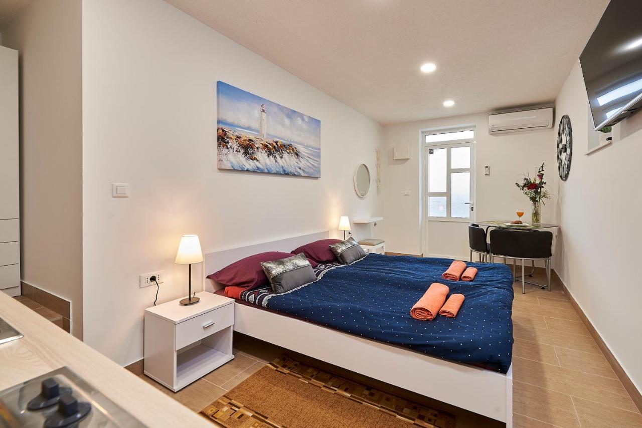 Studio Apartment Bascan Трогир Экстерьер фото